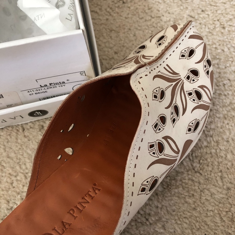 NEW IN BOX - LASER CUT WEDGED CLOG, SZ 9-1/2